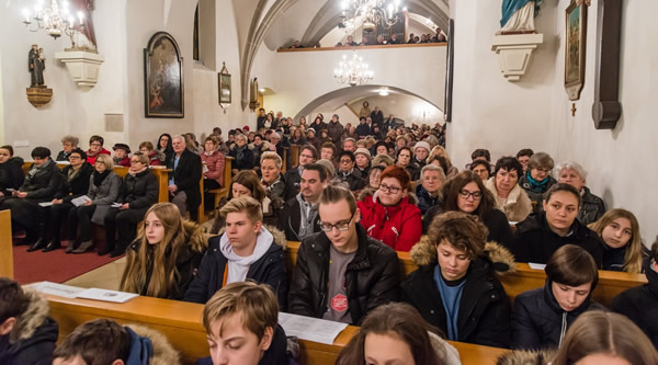 Jugendmesse mit Bischof und Firmlingen in Oslip
