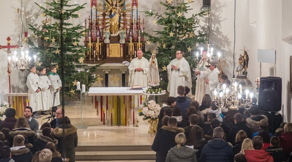 Jugendmesse mit Bischof und Firmlingen in Oslip