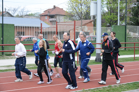 Dechant Mag. Željko Odobašić und der Bürgermeister der Stadt Zagreb, Milan Bandić, beim Joggen